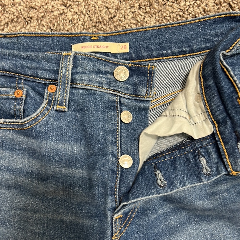 LEVIS WEDGIE STRAIGHT - Picture 2 of 4